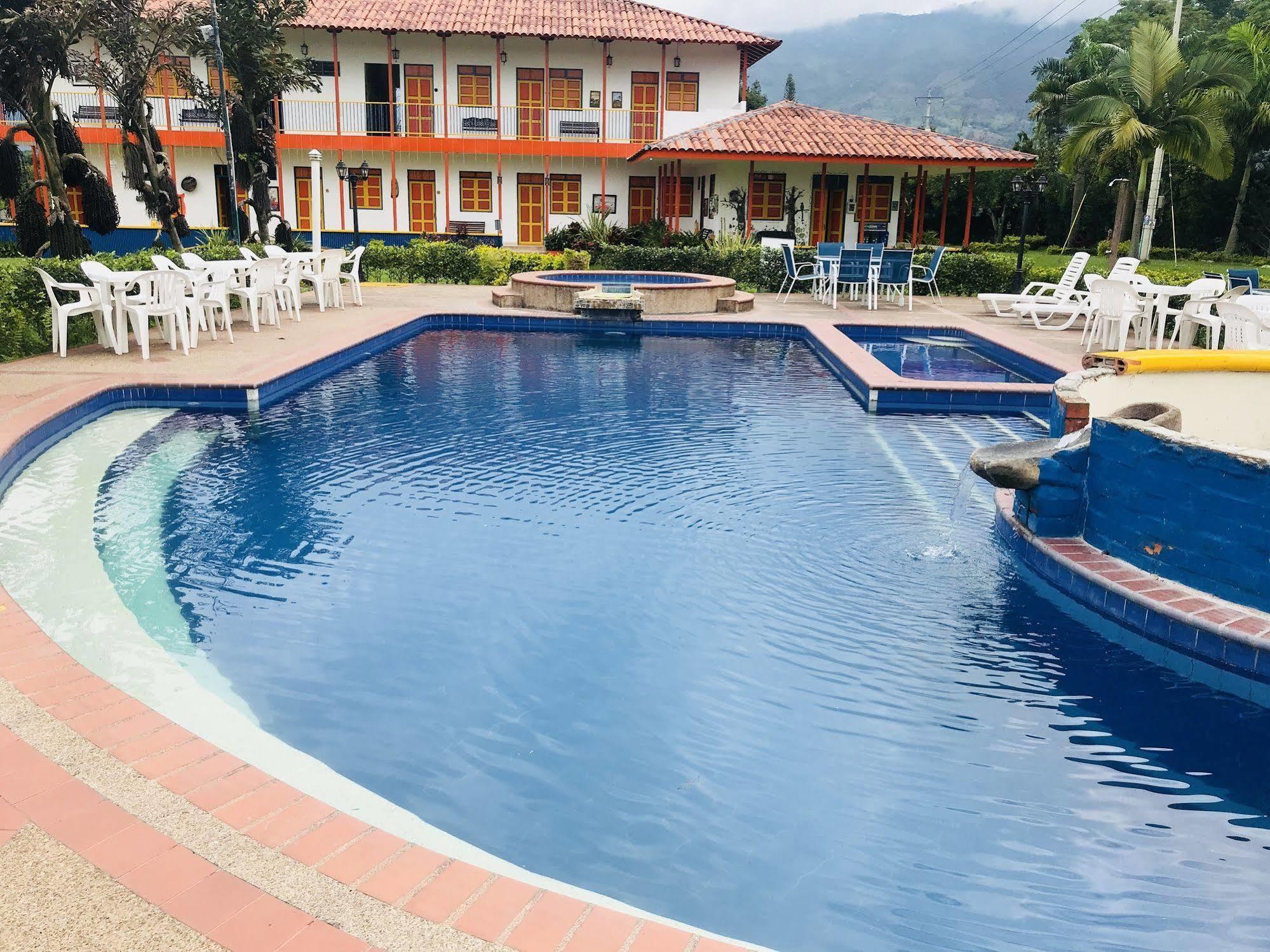 Finca Hotel La Rivera Calarcá Exterior photo
